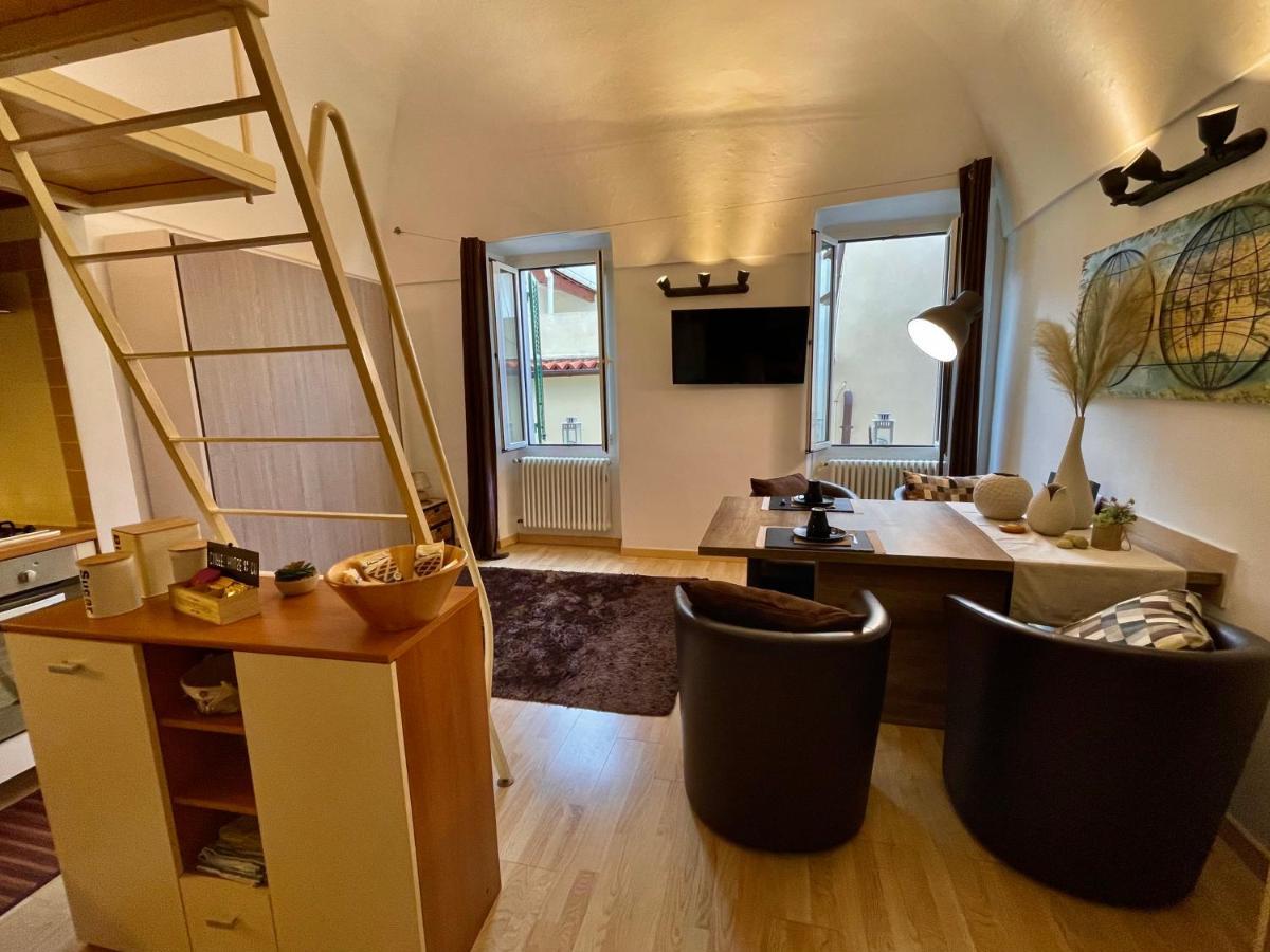 Vialunga Apartment In The Old Town ボルディゲーラ エクステリア 写真